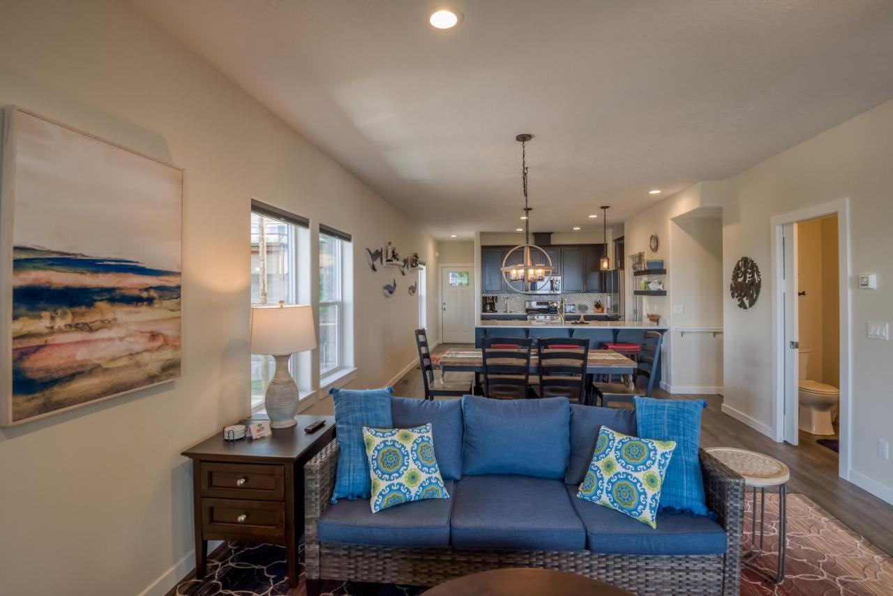 Oceanview Townhome - Pet Friendly - Sleeps 6 - King Депо Бей Екстериор снимка