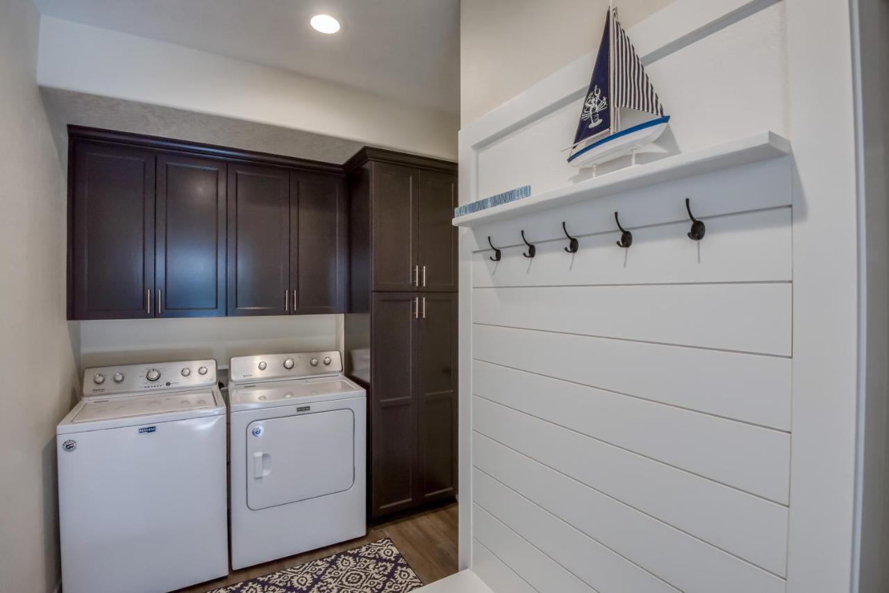 Oceanview Townhome - Pet Friendly - Sleeps 6 - King Депо Бей Екстериор снимка