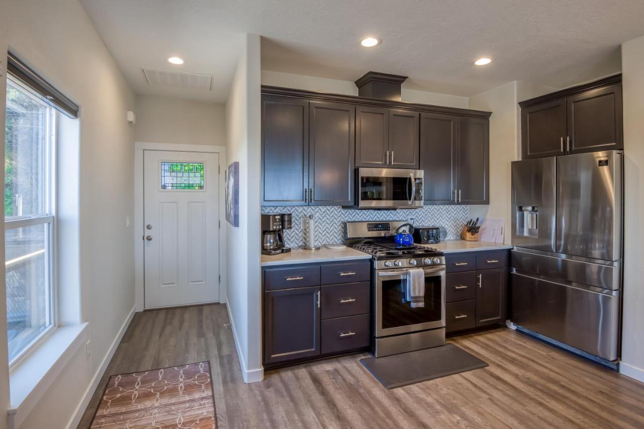 Oceanview Townhome - Pet Friendly - Sleeps 6 - King Депо Бей Екстериор снимка