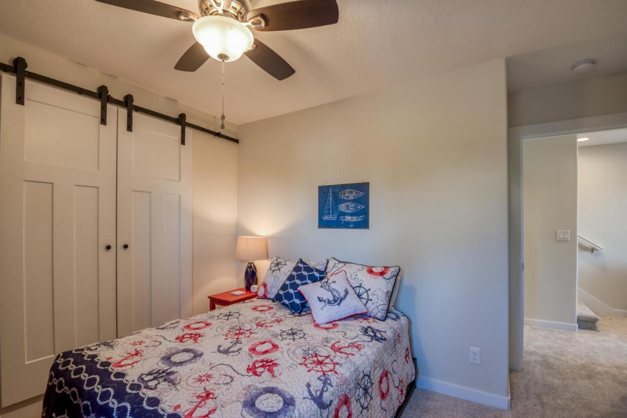 Oceanview Townhome - Pet Friendly - Sleeps 6 - King Депо Бей Екстериор снимка